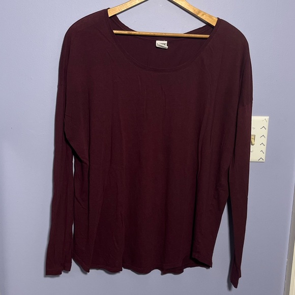 🦋VS PINK long sleeved top🦋 - Picture 1 of 3